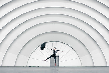 Building, Minimalism, Girl, Bounce, Jump, Umbrella HD wallpaper
