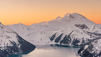 Garibaldi Mountain, Garibaldi Glacier and Garibaldi Lake in Garibaldi Provincial Park, British Columbia, winter, canada, sunset, snow, sky HD wallpaper