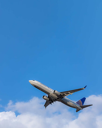 United Airlines, Sustainable fuel, Aviation first, Boss HD phone wallpaper