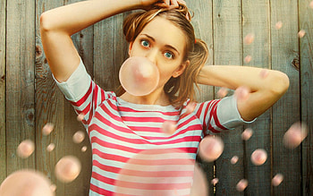 Bubble and bubbles, white, tails, girl, woman, stripes, pink, wood, red, bubbles, bubble gum HD wallpaper
