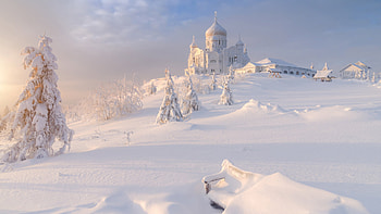 Belogorsky Monastery Russia Snow Winter Travel HD wallpaper