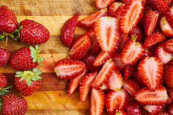 Strawberry, slices, fresh, fruits, red HD wallpaper