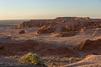 Gobi Desert, Flaming cliffs camp, Mongolia expedition, Cross-desert adventure HD wallpaper
