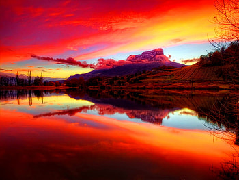 Red sky reflection, island, colorful, colors, beautiful, shore, reflection, red, clouds, nature, sky HD wallpaper