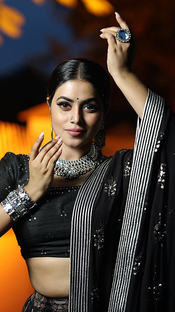 Poorna kasim, telugu actress HD phone wallpaper