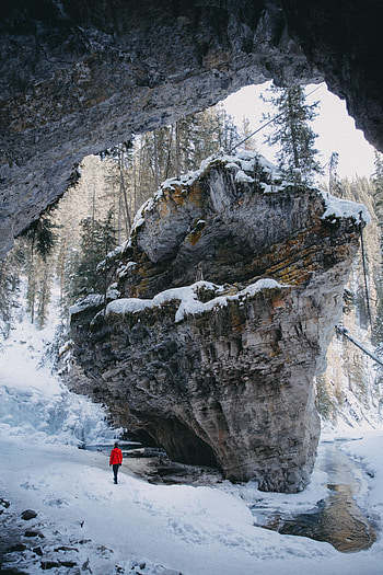 Rocks, Miscellanea, Miscellaneous, Snow Covered, Snowbound, Human, Person, Loneliness, Lonely, Alone HD phone wallpaper