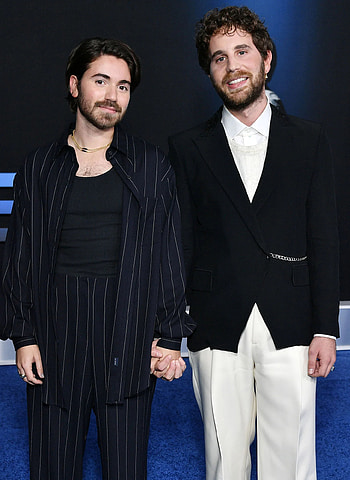 Noah Galvin, TV Shows, Ben Platt's Relationship Timeline HD phone wallpaper