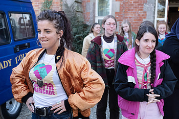 Derry Girls TV Series, Season 3 finale, Final episodes, Closure for fans HD wallpaper