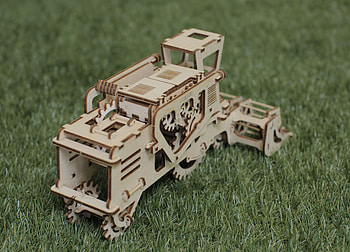 Ugears Combine Harvester, games, 3d mechanical model, mechanical puzzles, toys, ugears, gifts, coporate gifts, educational games, mechanical models, combine harvester, ugears models HD wallpaper
