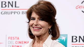 Fanny Ardant, Natural beauty, Embracing aging, Gala magazine HD wallpaper