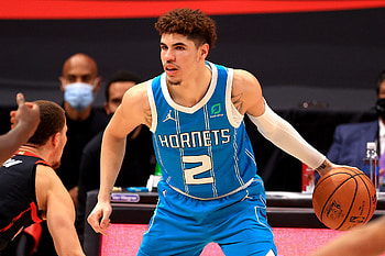 LaMelo Ball rookie season, Polarizing talent, Memorable performances, Rising basketball star HD wallpaper
