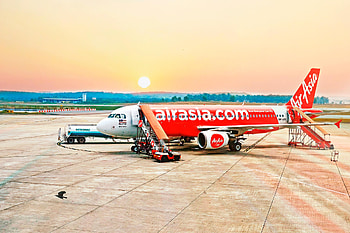 AirAsia experiences, Comfortable travel, In-flight service, Customer reviews HD wallpaper