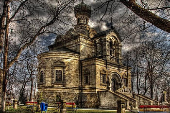 Church in Neamt, Romania, trees, sky, church, limbs HD wallpaper