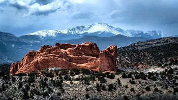Moody day at Garden of the Gods in Colorado, clouds, landscape, sky, rocks, mountains, usa HD wallpaper