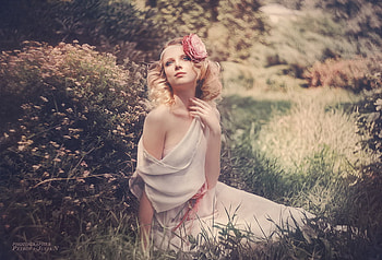 Beautiful Girl, sunshine, girl, beautiful, grass, unreal, beauty, julia petrova phot, rose, sitting HD wallpaper