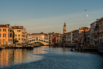 The Rialto Bridge stories, World travel, Venice's iconic landmark, Historical significance HD wallpaper