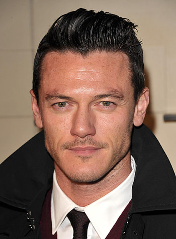 Man Candy Monday, Luke Evans appreciation, Irresistible charm, Dashing actor HD phone wallpaper