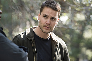 True Detective Scene with Taylor Kitsch -, TV Show, True Detective, Taylor Kitsch HD wallpaper