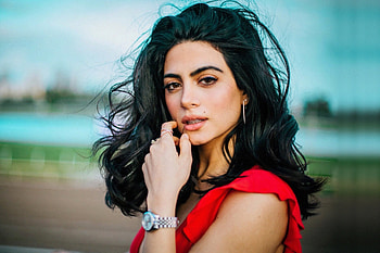 Gorgeous, dark hair, Emeraude Toubia HD wallpaper