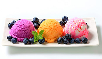 Ice Cream, sweet, blackberry, ball, dessert, fruit HD wallpaper