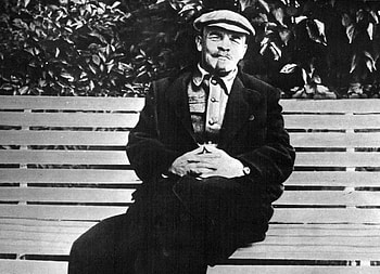 Russian embalmers, Lenin preservation, Historical legacy, Cultural practice HD wallpaper