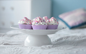 Cake, Food, Powder, Cream, Bed HD wallpaper