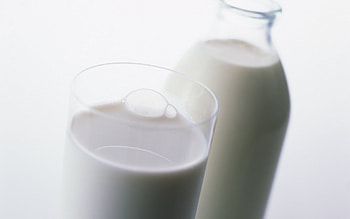 milk , Vibrant , Milk droplets, Milk-based recipes HD wallpaper