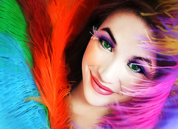 GREEN EYES BEAUTY, model, rainbow, pretty, face, feters, beautiful, green eyes, woman HD wallpaper