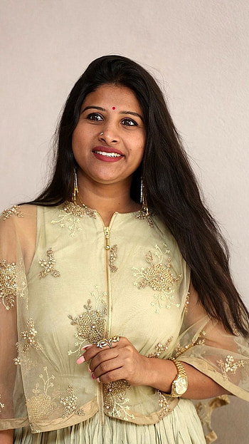Mangali, actress, singer HD phone wallpaper