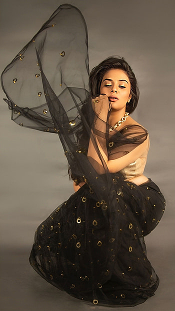 Sreemukhi, telugu actress, saree beauty HD phone wallpaper