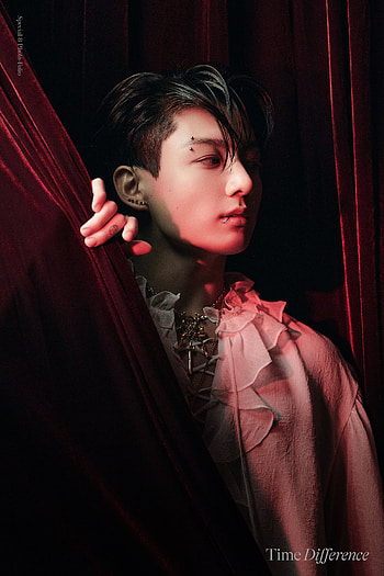 Jungkook, bts, magenta, bts_, theater_curtain, bts_jungkook HD phone wallpaper