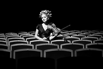 Prelude, white, classic, black, graphy, art, bw, wp, violin, beauty, woman, music, t HD wallpaper