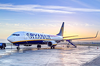 Ryanair, Flying guide, Ultimate travel experience HD wallpaper