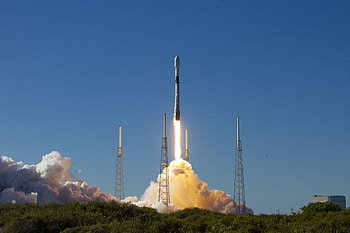 SpaceX 105 spacecraft, Transporter 3 mission, Satellite launch HD wallpaper