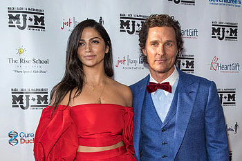 Matthew McConaughey, Camila Alves, Wife profile, Celebrity spouse HD wallpaper