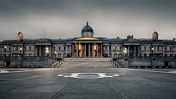 Trafalgar Square, Vibrant city life, Beautiful architecture, Tourist hotspot HD wallpaper