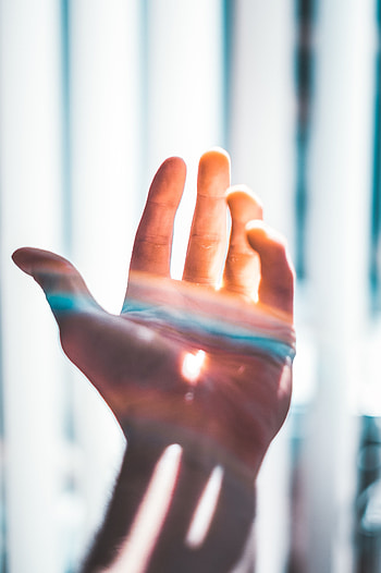 Rainbow, Shine, Light, Hand, Miscellanea, Miscellaneous, Palm, Fingers HD phone wallpaper