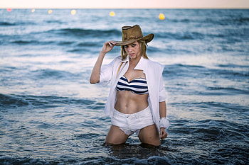 Cowgirl Victoria Cooling Off, bikini, cowgirl, model, blonde HD wallpaper