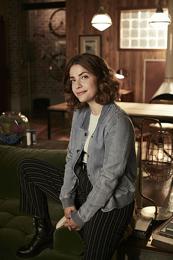 Paige Spara, Good Doctor TV show, Magazine features, Stunning hoots HD phone wallpaper