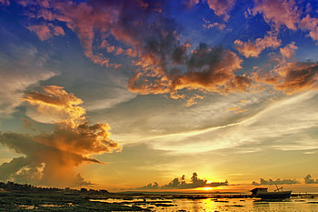 Amazing Sky, boat, sky, amazing, lovely, sunset, beach HD wallpaper
