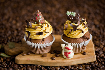 Cupcakes, Chocolate, Pastries, Dessert, Cream HD wallpaper