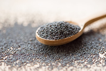 Poppy Seeds, Nutritional powerhouse, Potential risks, Balanced diet HD wallpaper