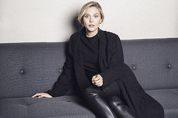 Elizabeth olsen, sitting on coach, actress HD wallpaper