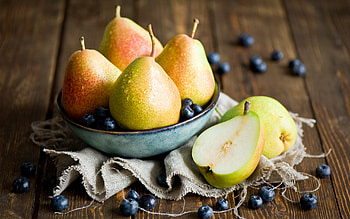 Blueberries, Pear HD wallpaper