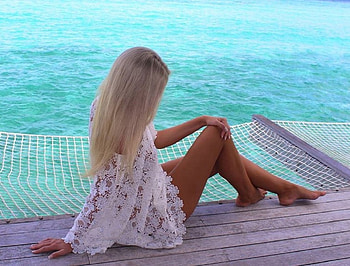 Blonde in White Lace, Blonde, great legs, water, white lace coverall, sitting on wooden deck, net guard HD wallpaper