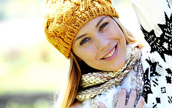 WINTER BEAUTY, smile, eyes, girl, gray-eyed, sweater, hat HD wallpaper