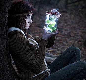 Bottled Moonlight, leaves, jar, woods, fantasy, girl HD wallpaper