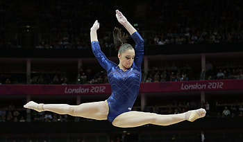 Aliya Mustafina, Acrobatic Gymnastics HD wallpaper