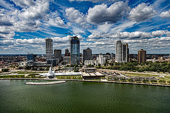 Milwaukee Skyline, Aerial graphy, High-rise buildings, Daytime scenery HD wallpaper