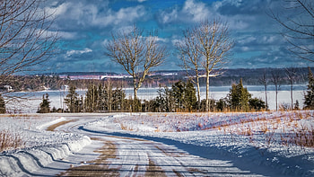 Leelanau County, Michigan, sky, snow, trees, fields, clouds, road HD wallpaper